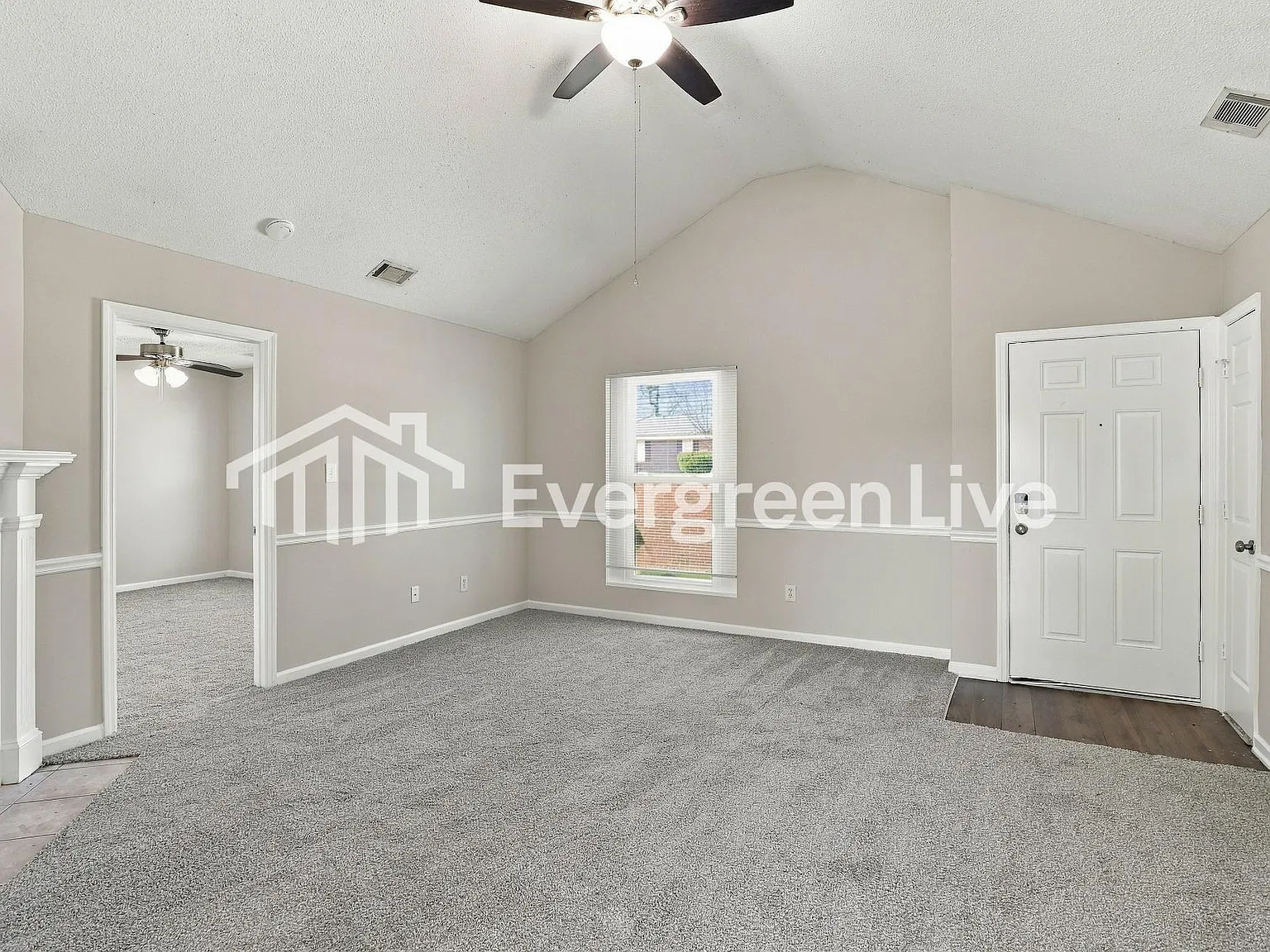 3 bed, 2.0 bath, 1363 sqft, $1,295 — Photo 3