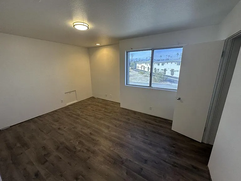 2286 N Junipero Ave — Photo 25