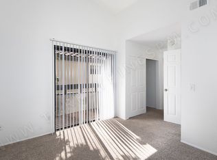 Open House: 11/16 12:15pm-1:15pm ~ 3br/2.5ba Pb Townhouse + Garage And Washer/Dryer, San Diego, CA 92109