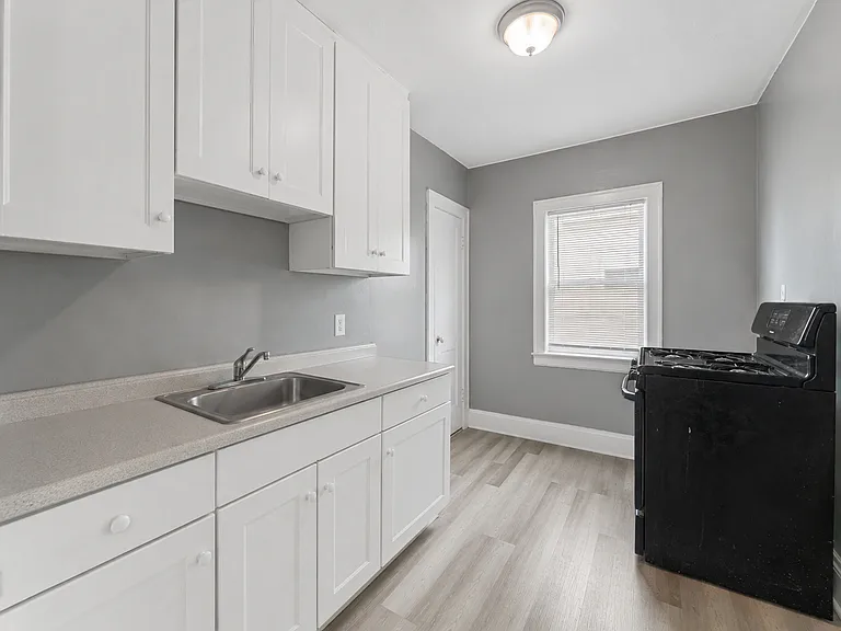 1368 West Blvd #9 — Photo 2