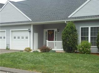 325 Folly Brook Blvd, Wethersfield, CT 06109