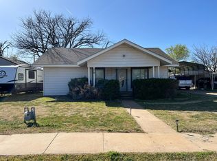 210 S Grain St, Crosbyton, TX 79322