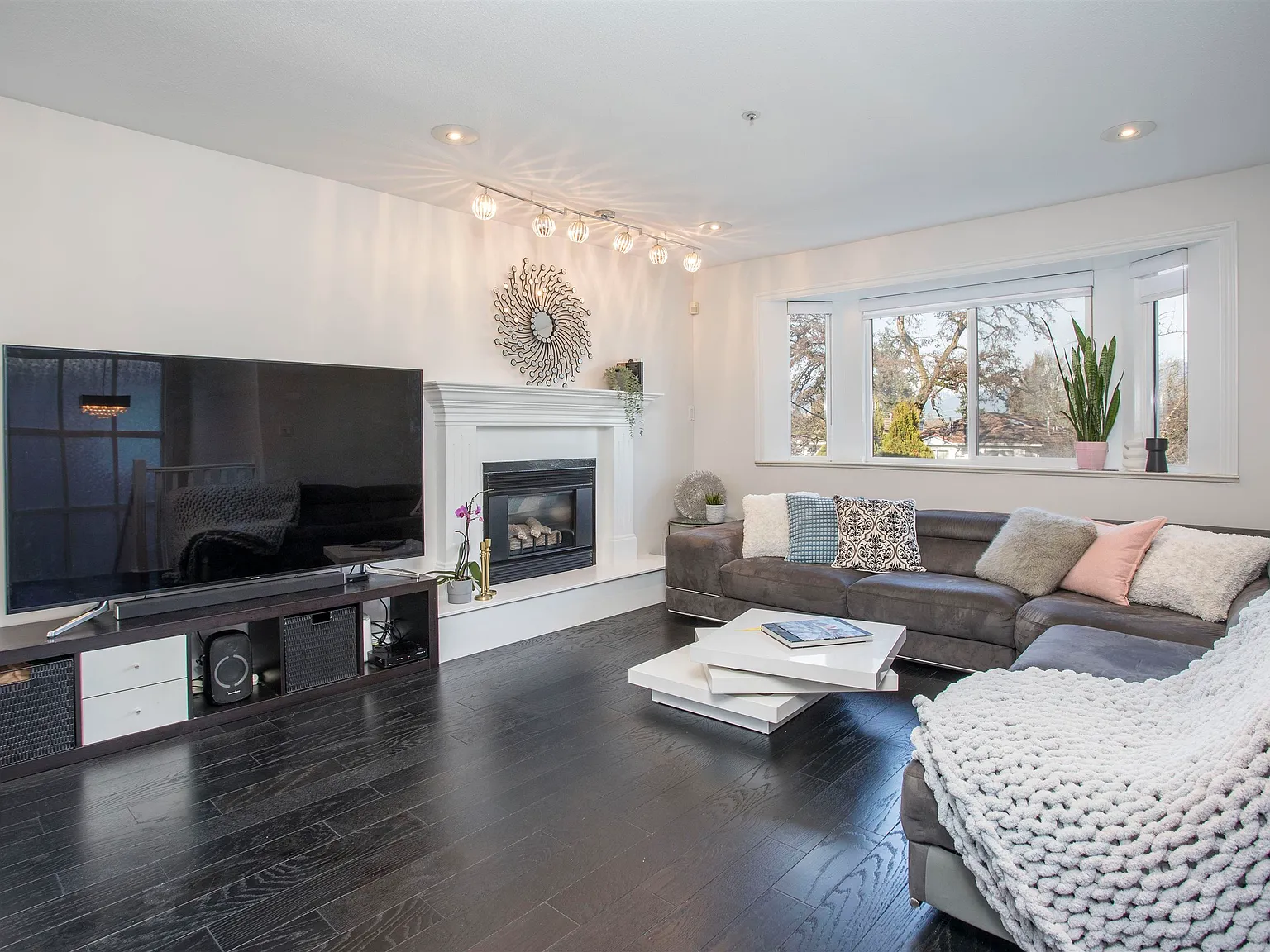 4 bed, $4,500 — Photo 4