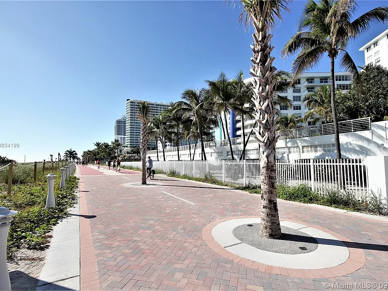 5161 Collins Ave #806 — Photo 38