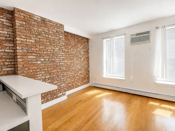 252 Schenectady Avenue image 1 of 5