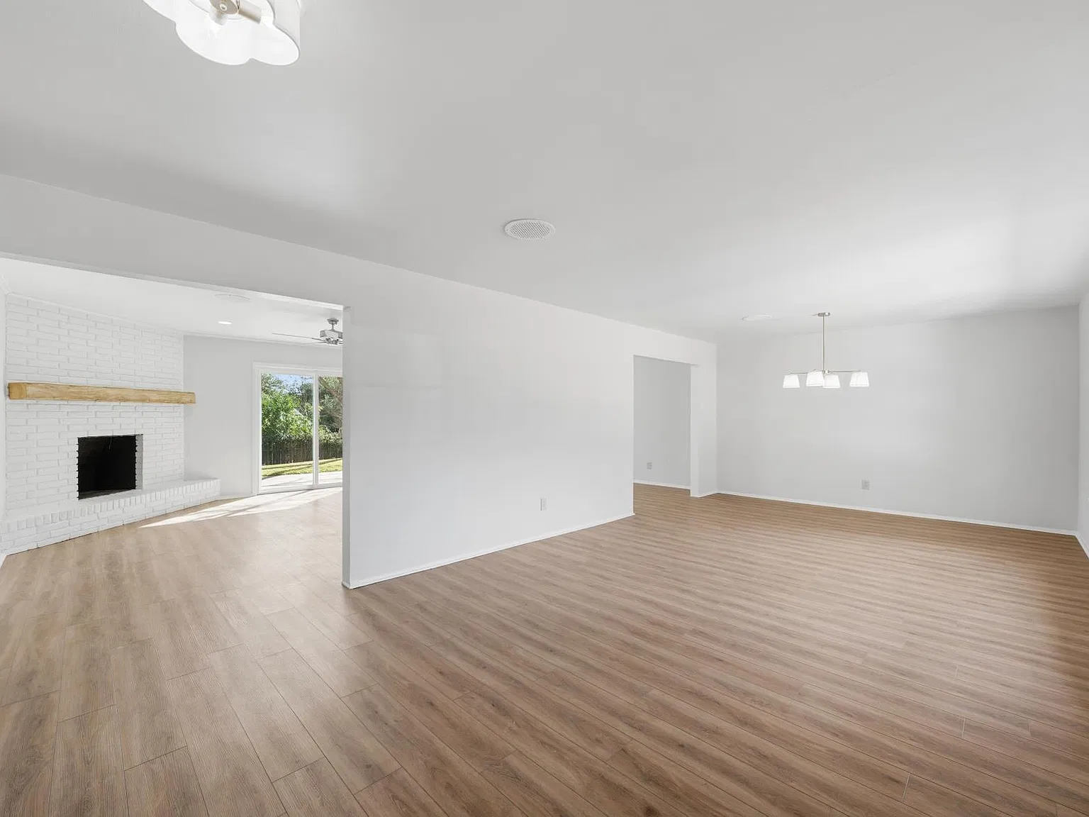 3 bed, 1900 sqft, $2,450 — Photo 2