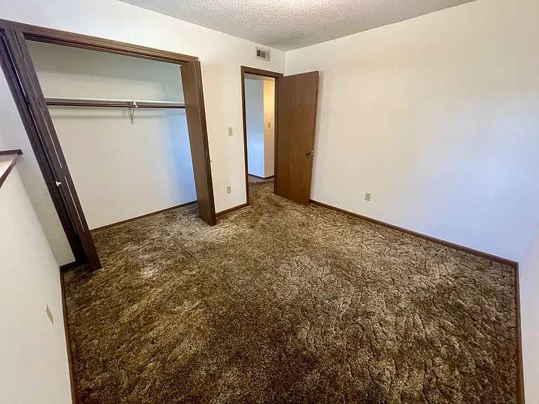 4515 W Millbrook Dr #B — Photo 8