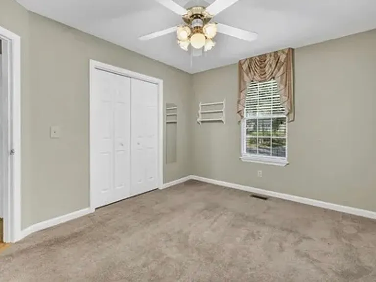 910 Sweet Thorne Rd — Photo 9