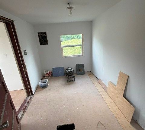 4th image of 2475 N Rosedale Ave