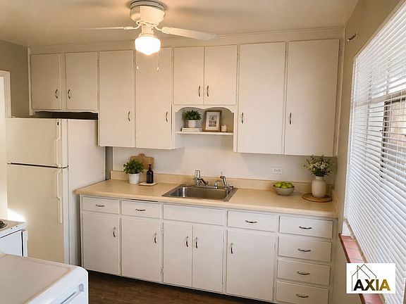 3rd image of 2810 S Delaware St #2812