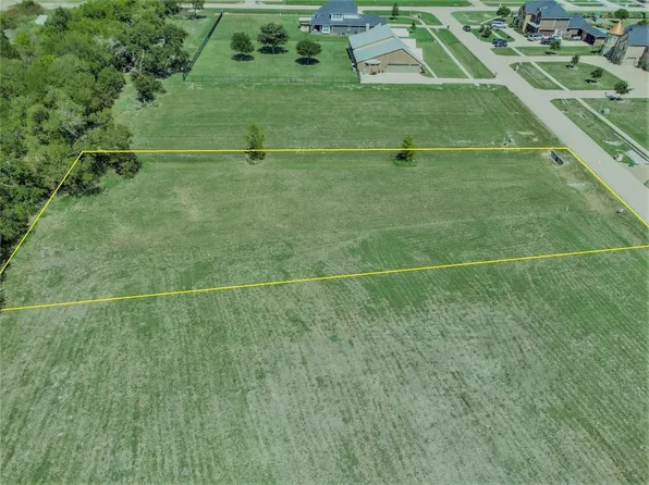 1211 Masters Ln, Cedar Hill, TX 75104