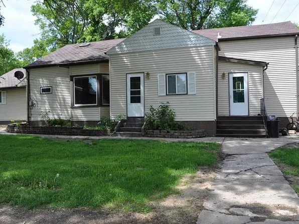 906 10th St NE, Cooperstown, ND 58425
