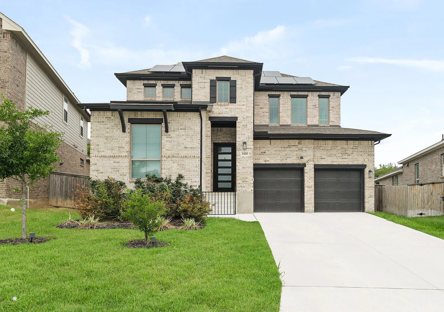 $200 Off On First Month's Rent! Spacious 4br Home With Gourmet Kitchen & Large Island Near Alamo ... — Photo 1