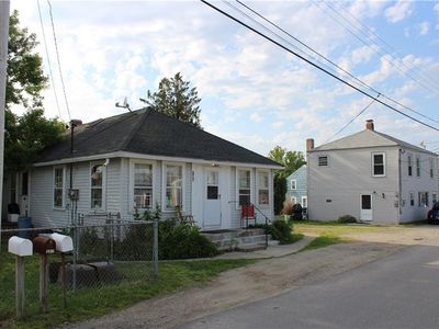 196-202 Riverside St, Portsmouth, RI, 02871