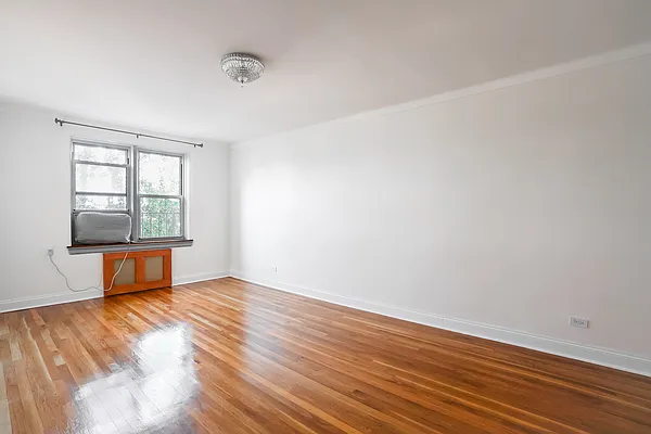 Rented by Universal Realty Group | media 5