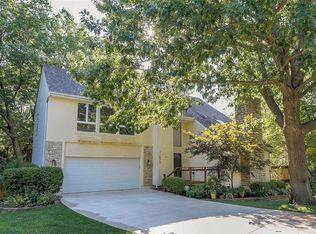11673 Rosehill Rd, Overland Park, KS 66210