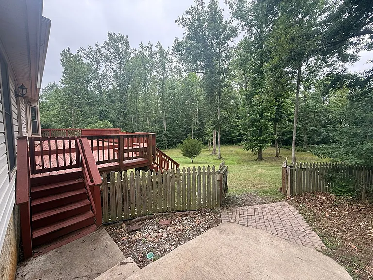 127 Pilgrim Cv — Photo 18
