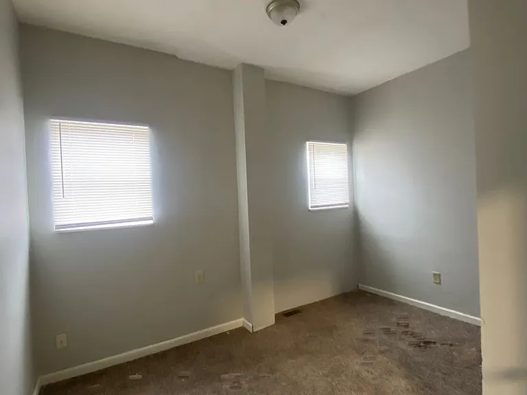 710 N Mulberry St — Photo 5
