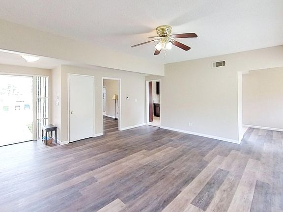 3rd image of 21804 Strathern St