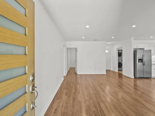6712 Cedros Ave, Van Nuys, CA 91405