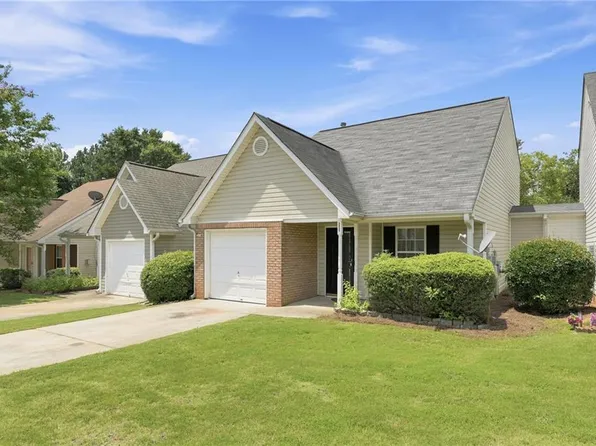 3055 Lakeside Cir, Covington, GA 30016