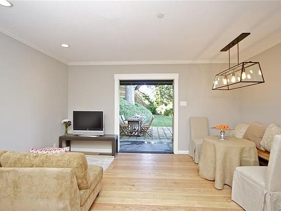 5th image of 18 Woodside Dr