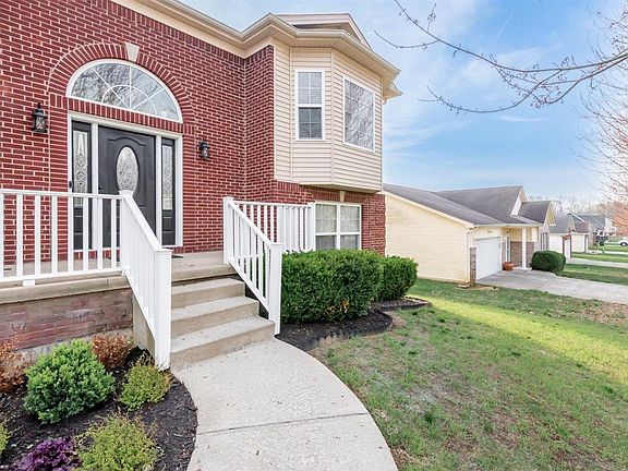 3rd image of 350 Vineland Place Dr