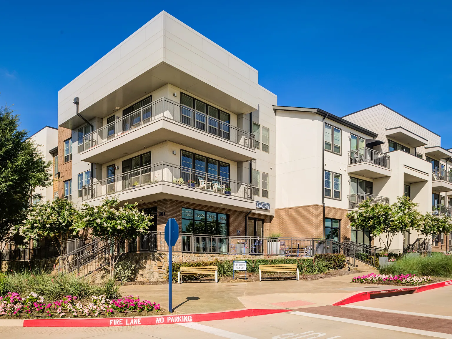 301 Flower Mound — Photo 4