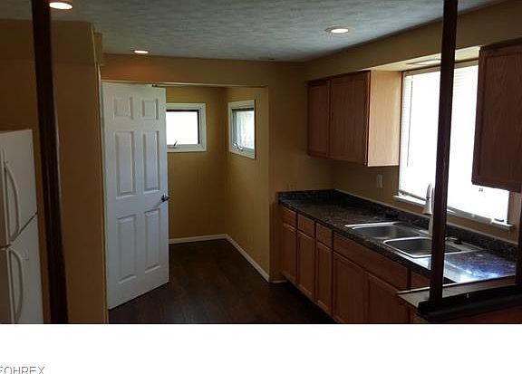 4th image of 1192 Trumbull Ave SE