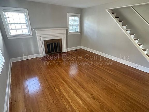 2nd image of 1009 Knollwood St