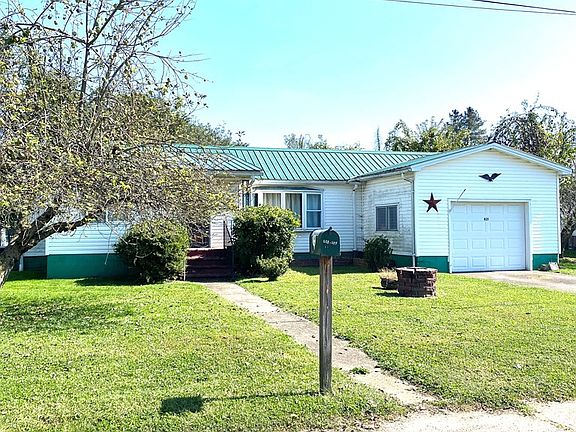 3rd image of 821 James Street