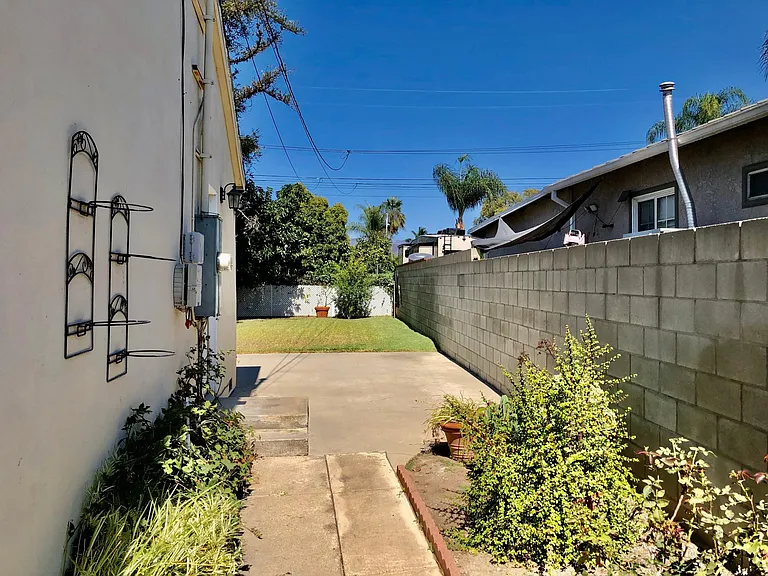 1223 E Workman Ave — Photo 18
