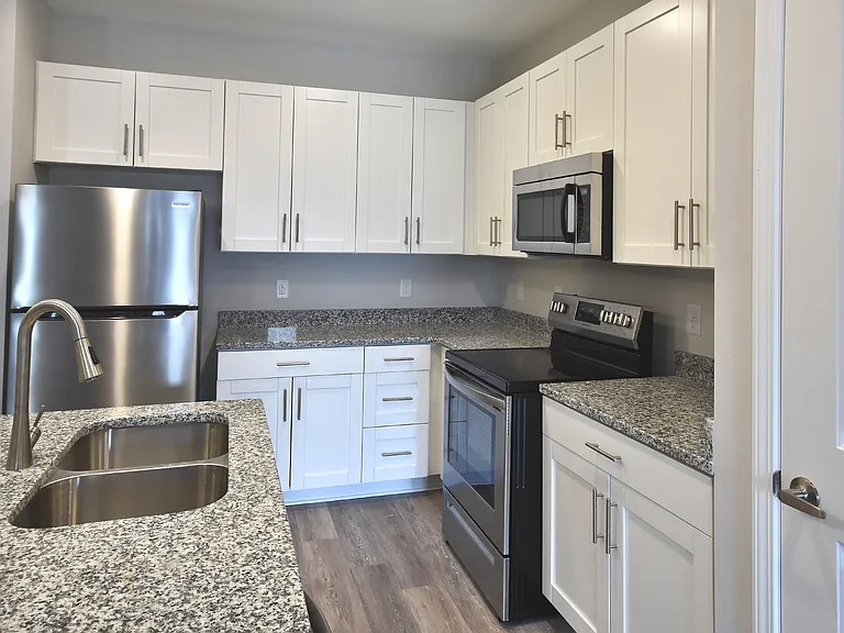 Grand Oaks Apartments — Photo 78