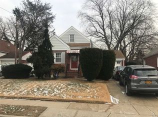 27 Kingston St, Elmont, NY 11003