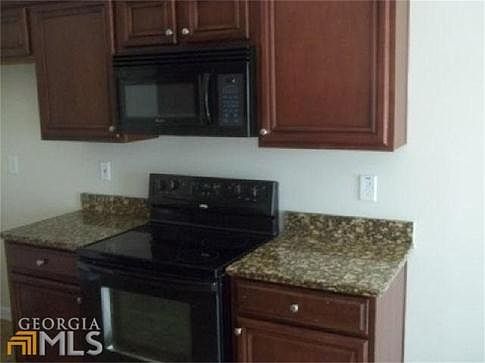 2nd image of 5014 Pioneer Pkwy #1