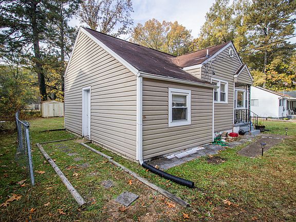 2nd image of 4710 Montview Dr