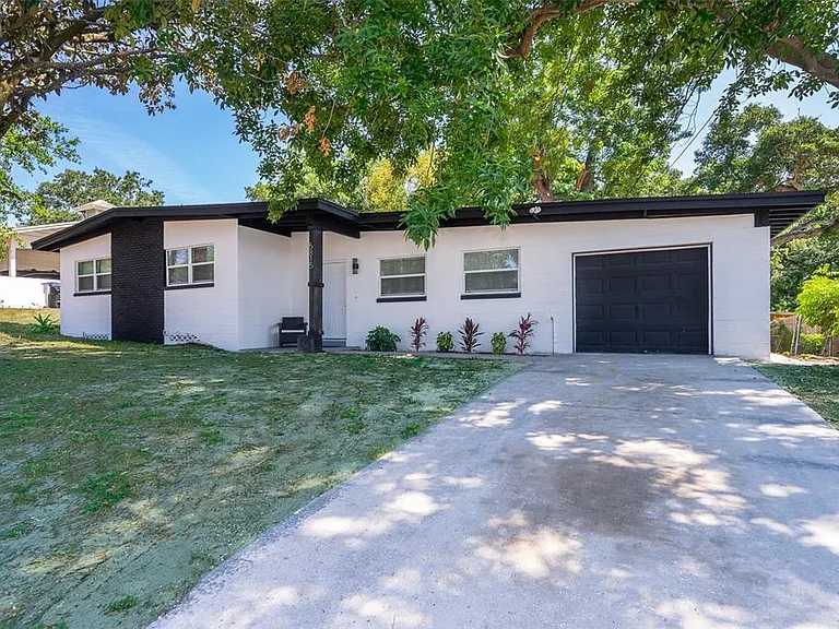 5815 Wolf Rd — Photo 2
