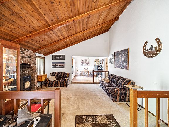 5th image of 11920 58th Avenue E