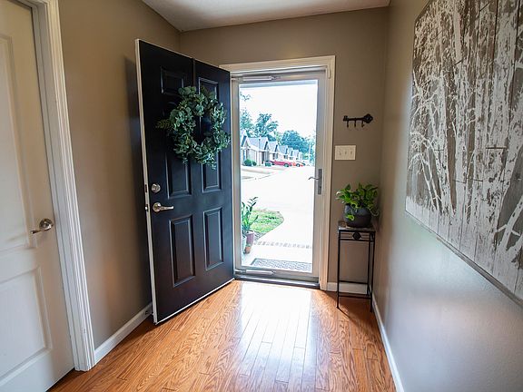 4th image of 3224 Sweet Pine Way