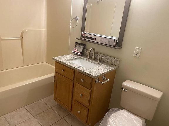 5th image of 1135 Washington St APT 1