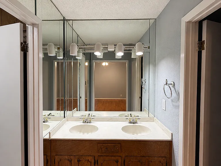 652 Birchwood Dr — Photo 7