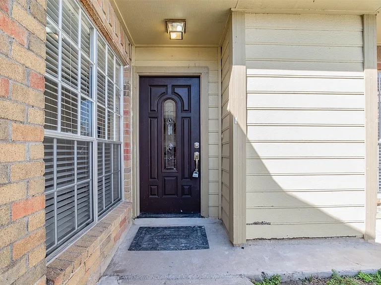 11840 Spring Grove Dr — Photo 3