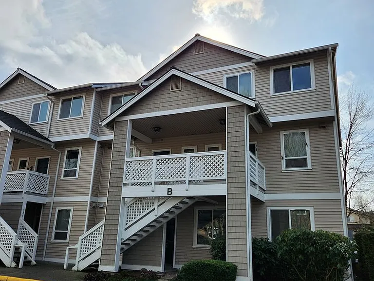17827 80th Ave NE #B102 — Photo 1