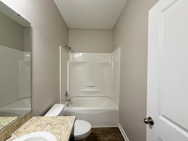 1136 Roberta Rd — Photo 24