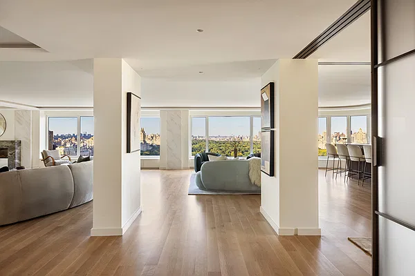 Living room, photo 10