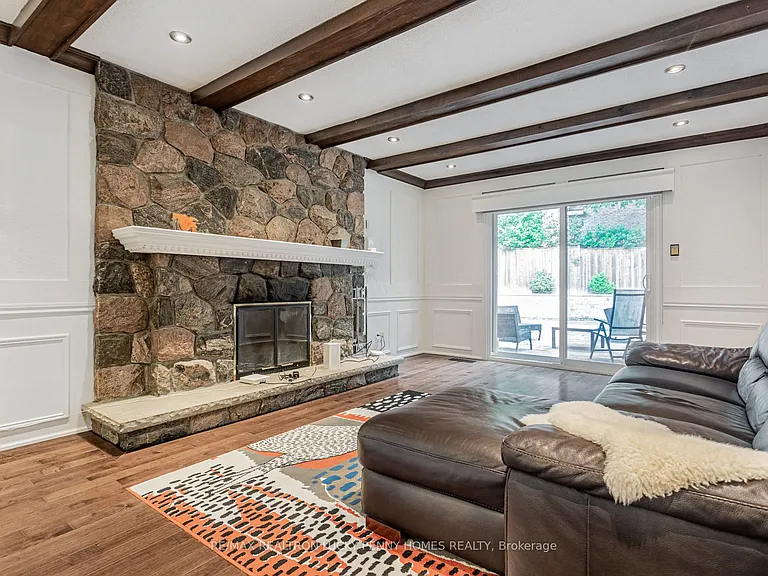 6 Village Squire Ln — Photo 7
