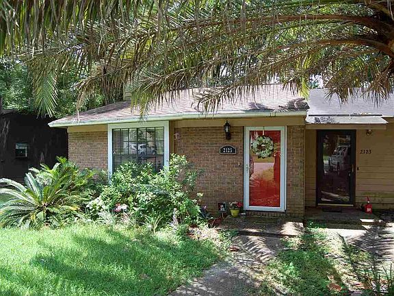 2nd image of 2125 Victory Garden Ln #A