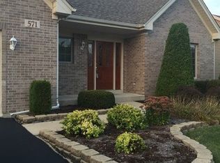 571 Meadowview Dr, West Chicago, IL 60185