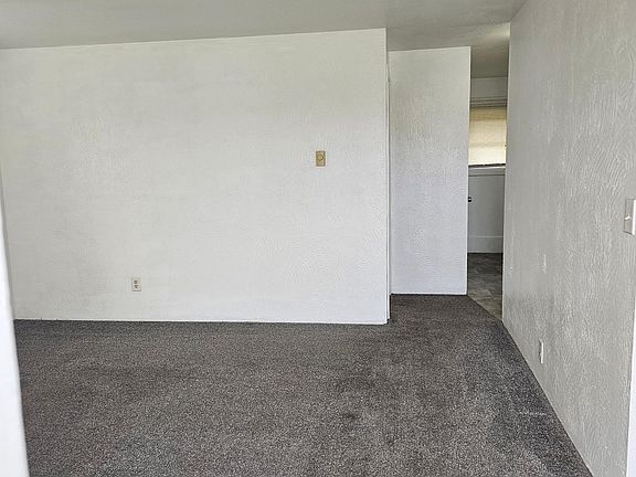 4th image of 11114 Sheridan Ave S