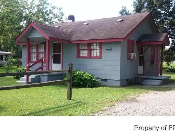 507 W 5th St, Pembroke, NC 28372